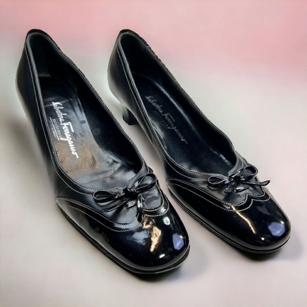 Salvatore Ferragamo Women's Dress Pump Shoes Wing Tip Low Heels Black Size 7.5